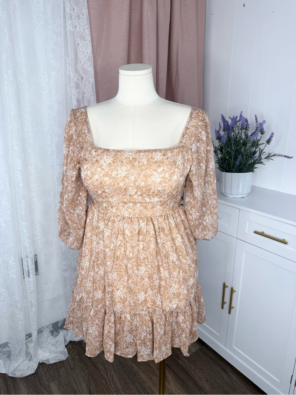 Saints and hearts Women's Square Neck Floral Mini Dress - Beige NWOT BIN#13
